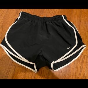 Womens Nike Tempo shorts medium